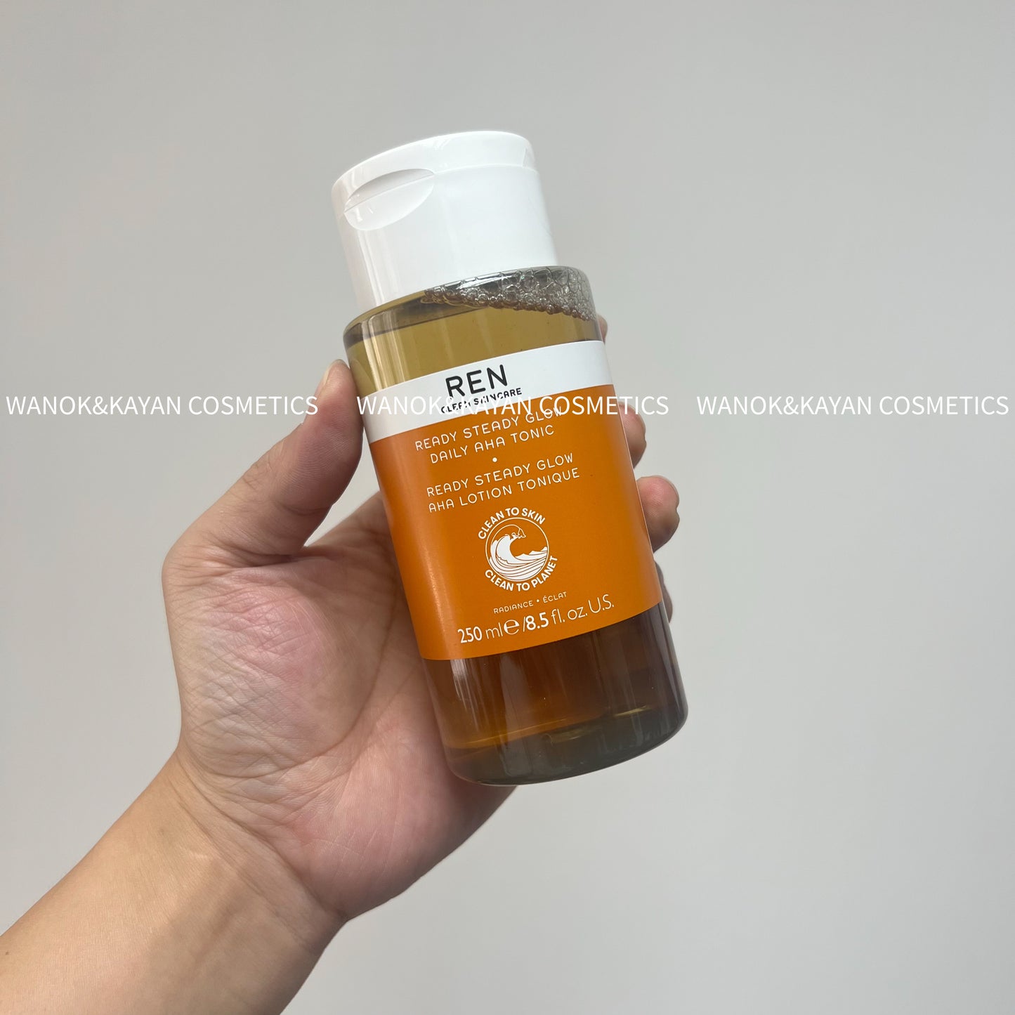 包順豐 英國 REN 黑頭閉口收割機！REN 果酸水爽膚水收斂毛孔去閉口黑頭痘痘 250ml。REN CLEAN SKINCARE RADIANCE DAILY AHA TONIC