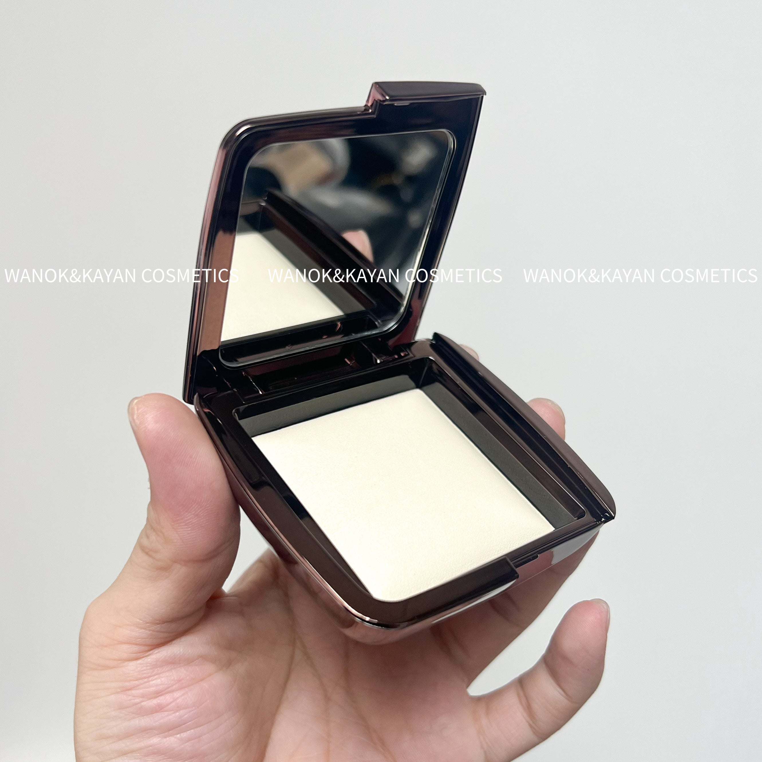 HOURGLASS 柔光亮採蜜粉餅 Ethereal/Diffused Light AMBIENT