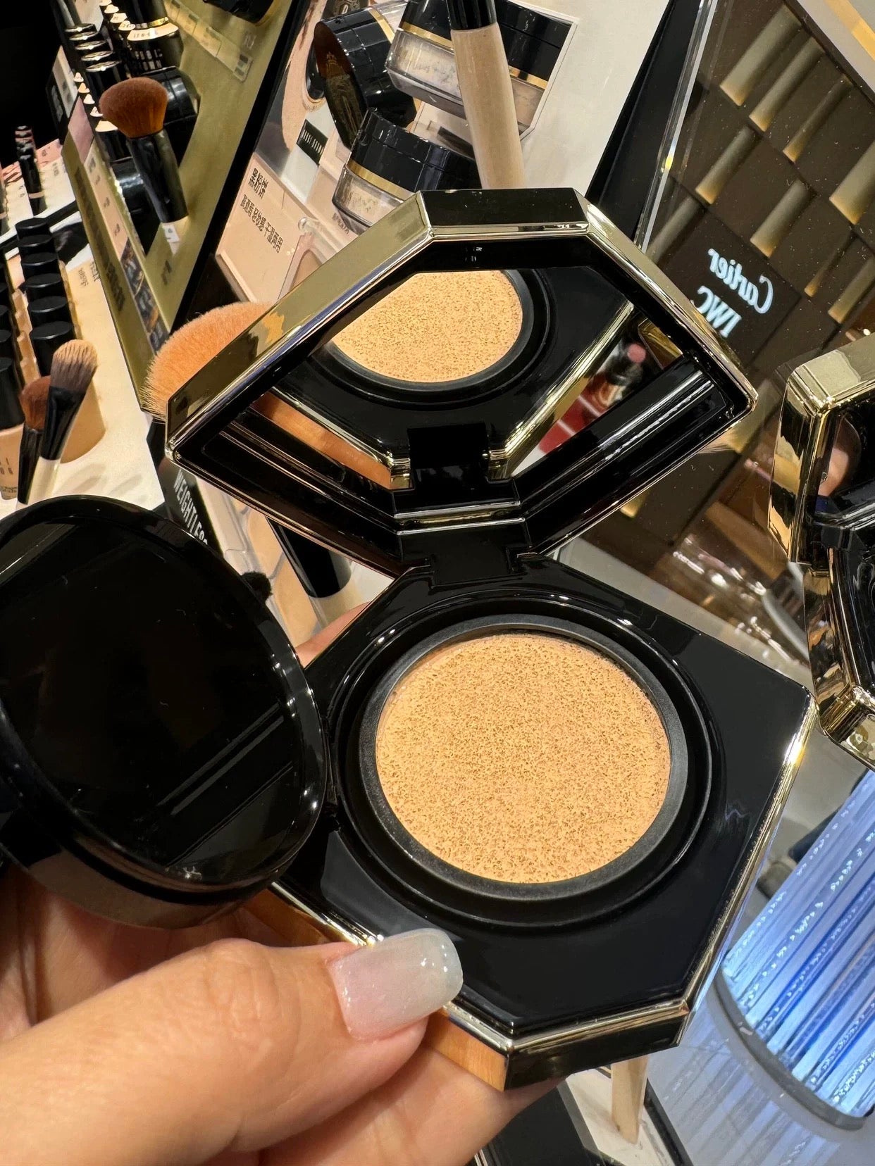 BOBBI BROWN 六角形蟲草氣墊 一 二號色滋潤遮瑕