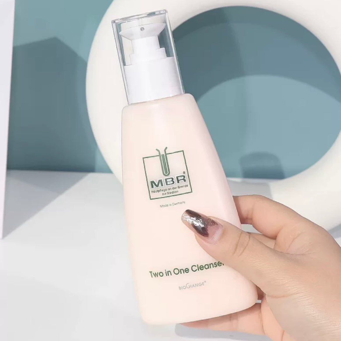 Medical Beauty Research MBR BioChange 二合一滋養潔膚乳 200ml Two in One Cleanser