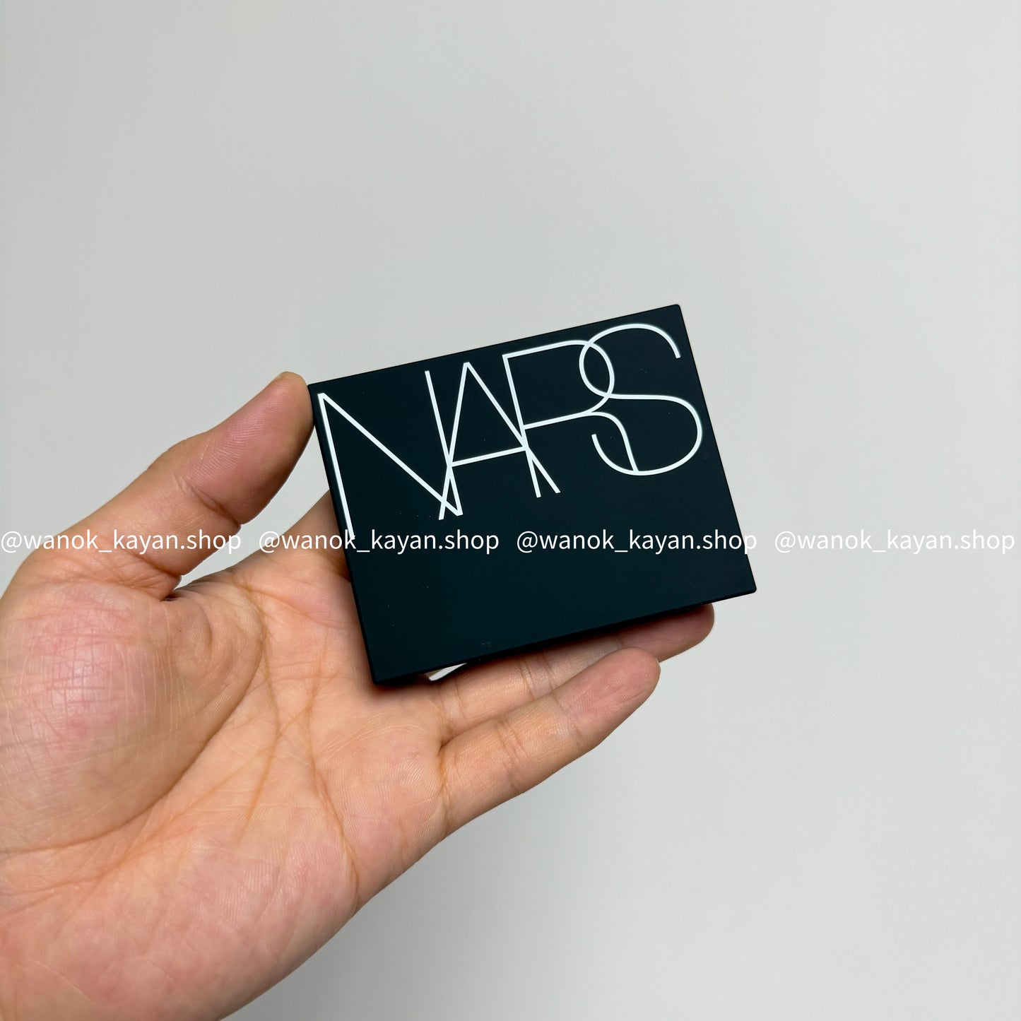 包順豐 NARS 原生光蜜粉餅 10g  大白餅粉餅 蜜粉10g  NARS裸光透明色蜜粉餅 大白餅 TRANSLUCENT CRYSTAL
LIGHT REFLECTING SETTING POWDER-PRESSED