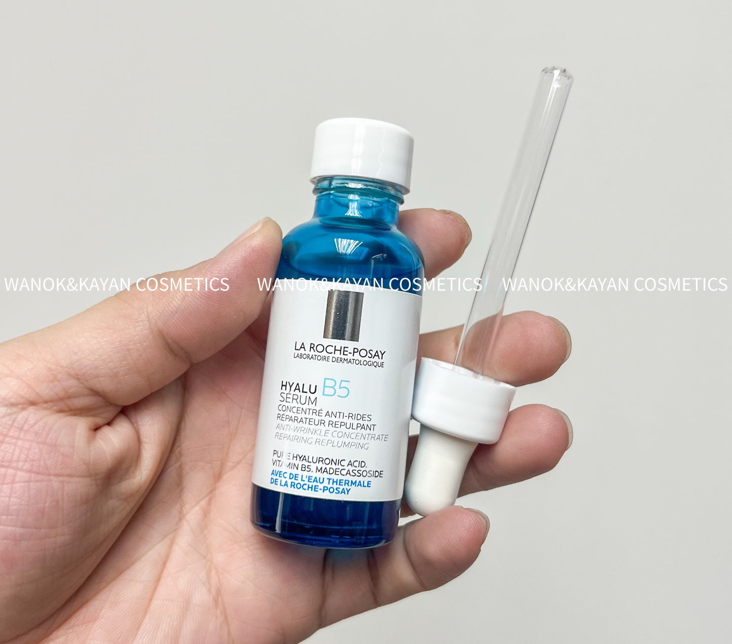 包順豐 La Roche-Posay 理膚泉 HYALU B5抗皺緊緻精華 30ml 玻尿酸B5精華液30ml 高保濕舒緩敏感肌玻修復小藍瓶。Laroche Posay  La roche-Posay。Laroche-Posay。理膚泉。HYALU B5 SERUM